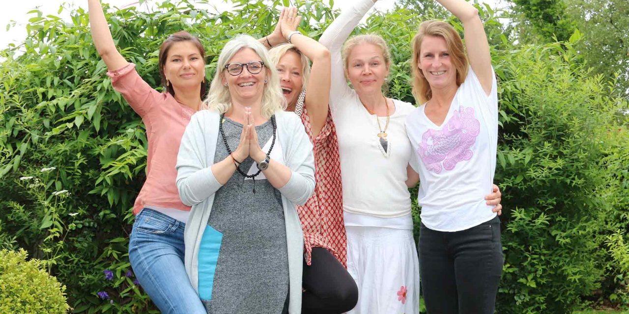 Dansk Yoga: Alle syv bestod yogaeksamen