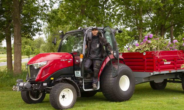 Yanmar kompakttraktor gør arbejdet lettere for greenkeeperne i Juelsminde Golfklub